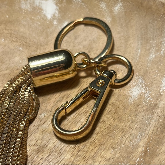 Gold Chain Dangle Keychain - Picture 7 of 8